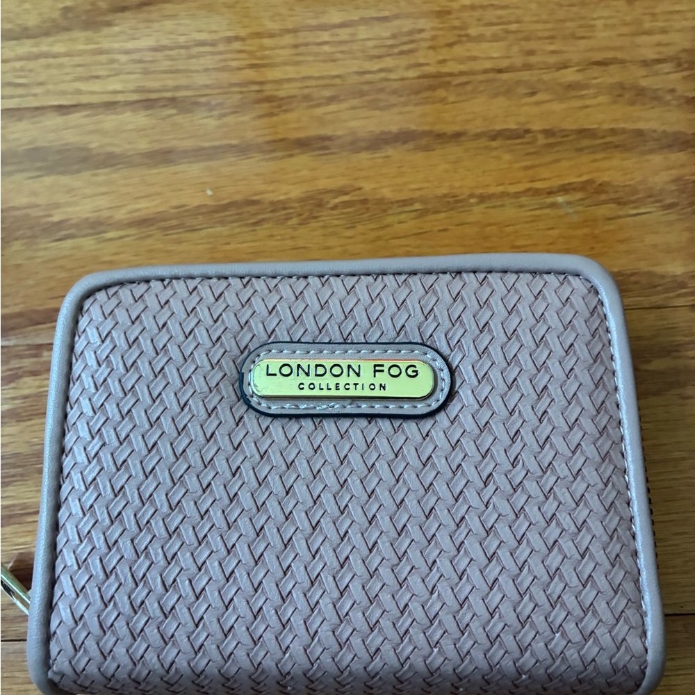 London Fog Mauve Woven Wallet